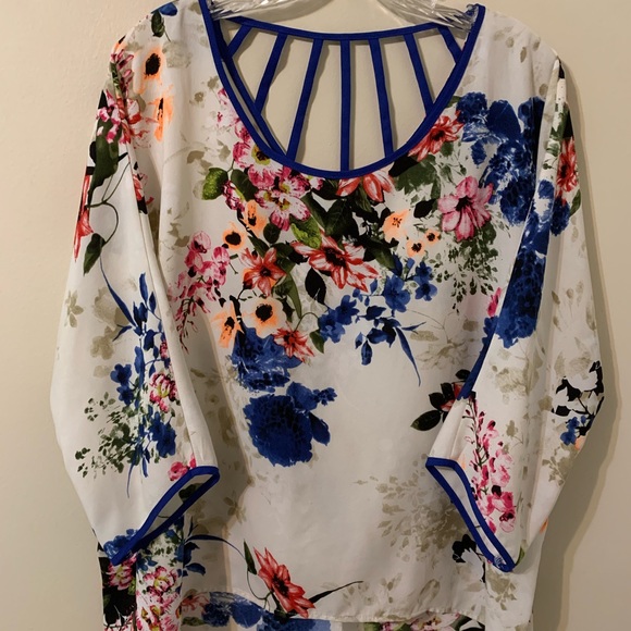 Floral Top size XL by BOBEAU - Picture 4 of 14
